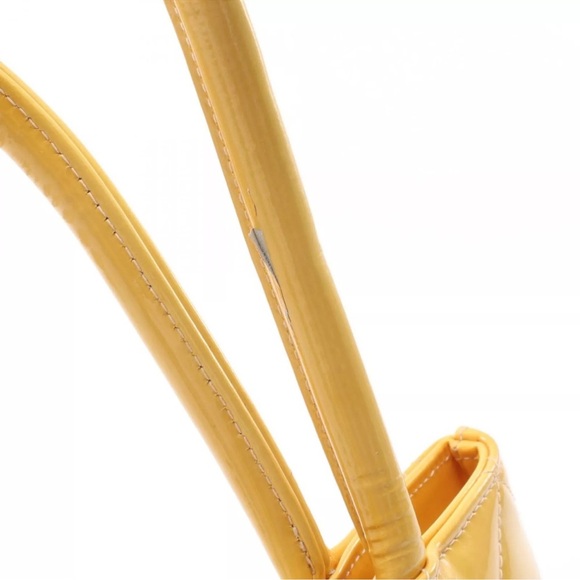 CHANEL Medallion Tote Bag A01804 Patent leather Yellow Used Women - Picture 11 of 17